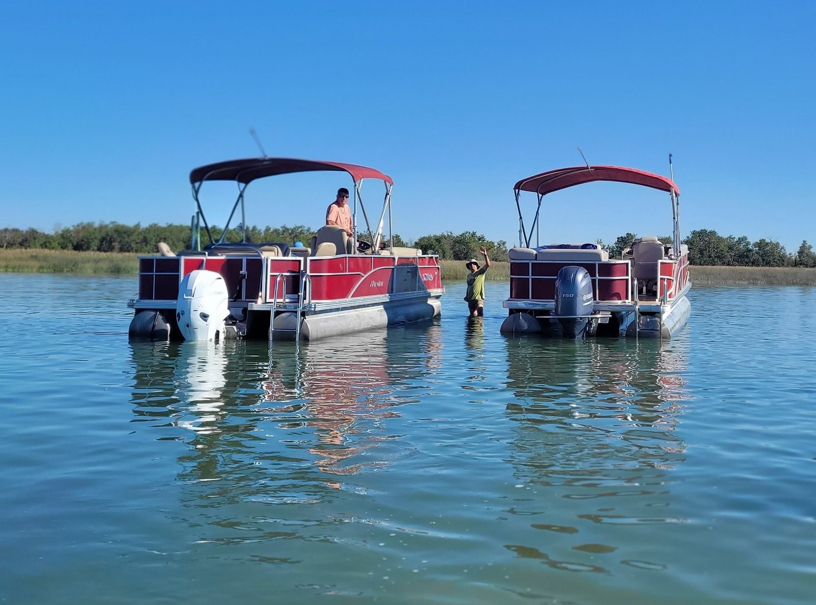 Pontoon boat rental on the lake